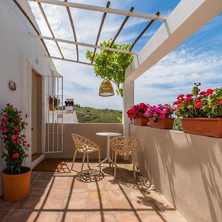 Bed And Breakfast Lagabella Sedella Exterior foto