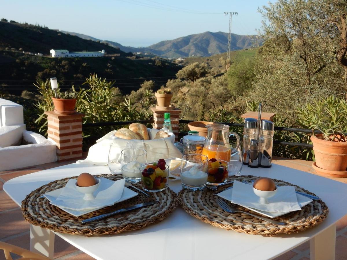 Bed And Breakfast Lagabella Sedella Exterior foto