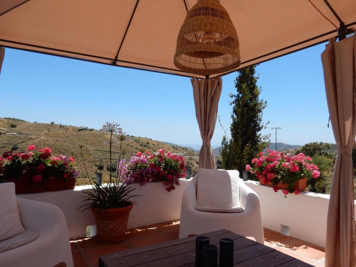 Bed And Breakfast Lagabella Sedella Exterior foto
