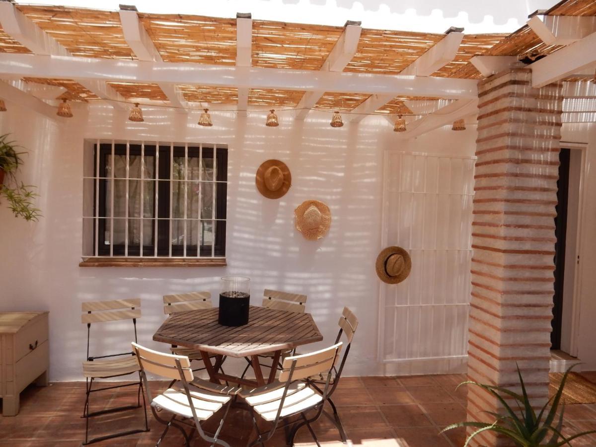 Bed And Breakfast Lagabella Sedella Exterior foto